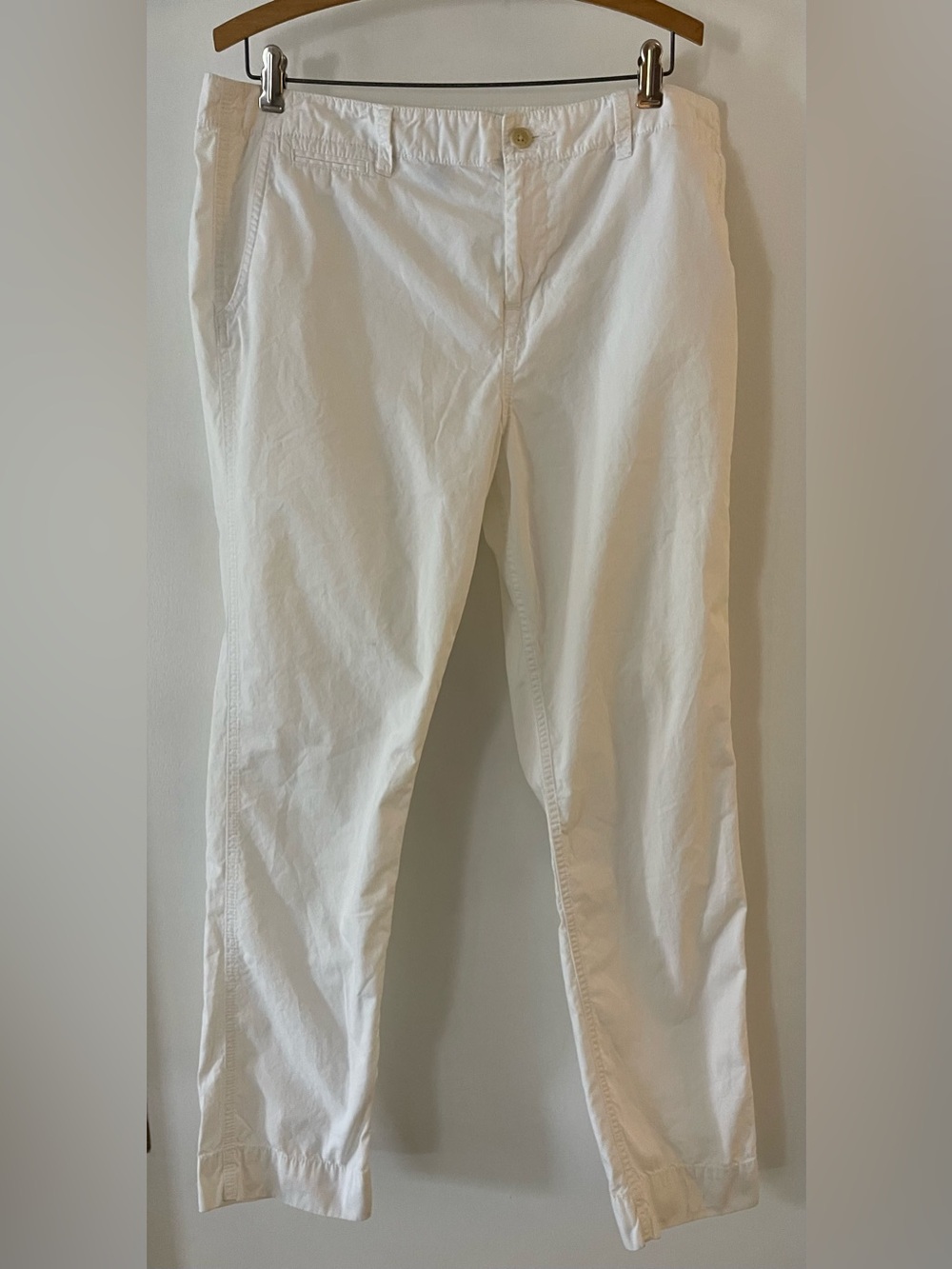 Womens size 8 white Lauren Ralph Lauren chinos waist 36” inseam 29” 200111622